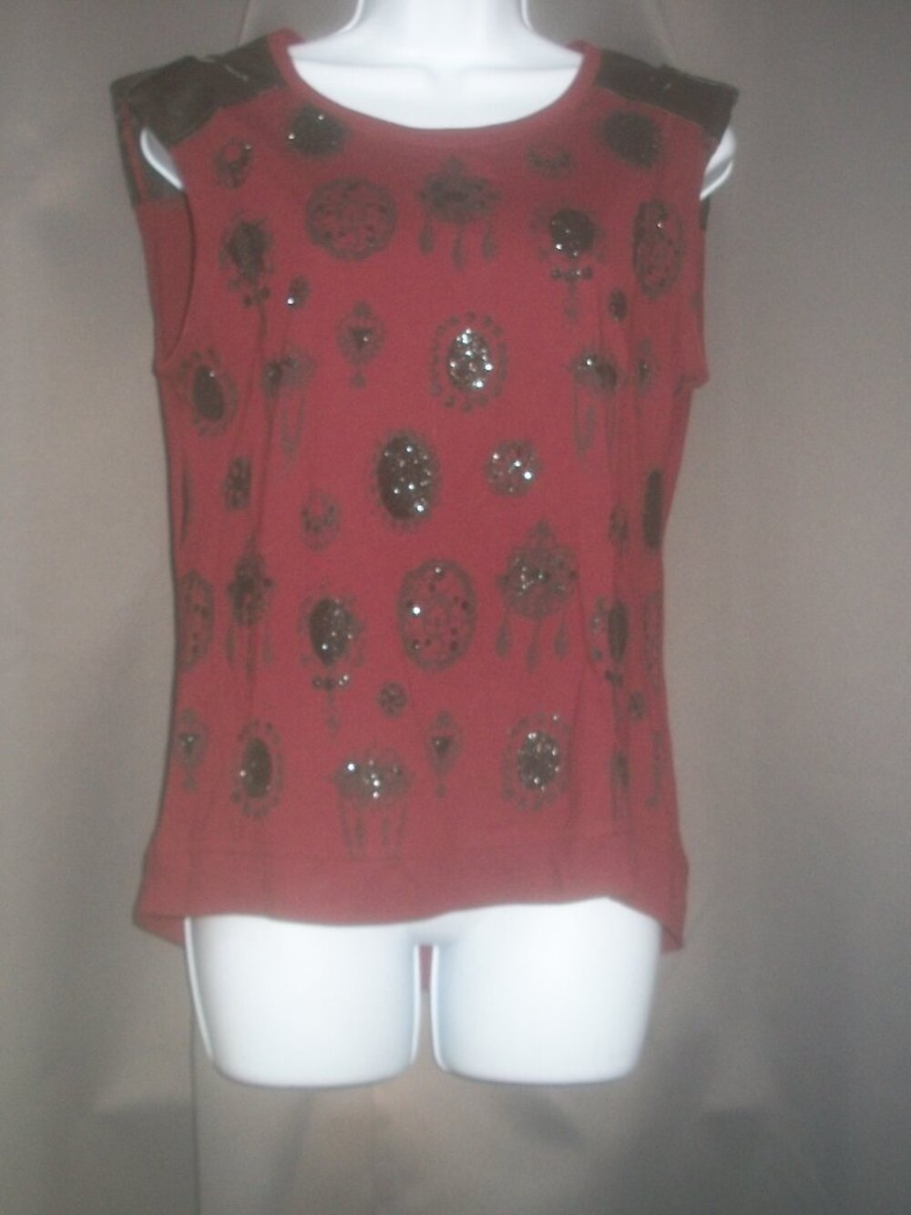 womens black sequin burgundy tank top. Bongo. Size small